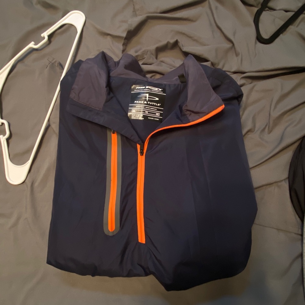 Golf windbreaker